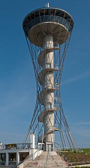 Wieża widokowa "Kaszubskie Oko" w Gniewinie::Wysokości:<br /> - podstawy 113 m n.p.m.<br /> - tarasu: 150m n.p.m.<br /> - anteny SR2GN 158 m n.p.m.<br /> - wieży z iglicą 44m wieza